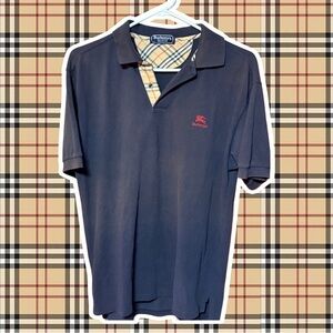 ✨ Vintage Burberrys Polo – Iconic Nova Check – Size M (Unisex) ✨
Retail: 250+